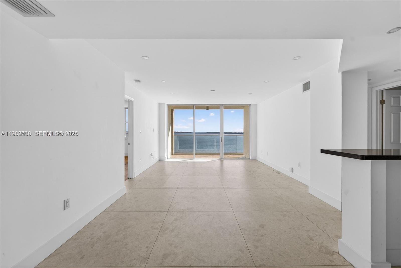 800 Claughton Island Dr #1504, Miami FL 33131