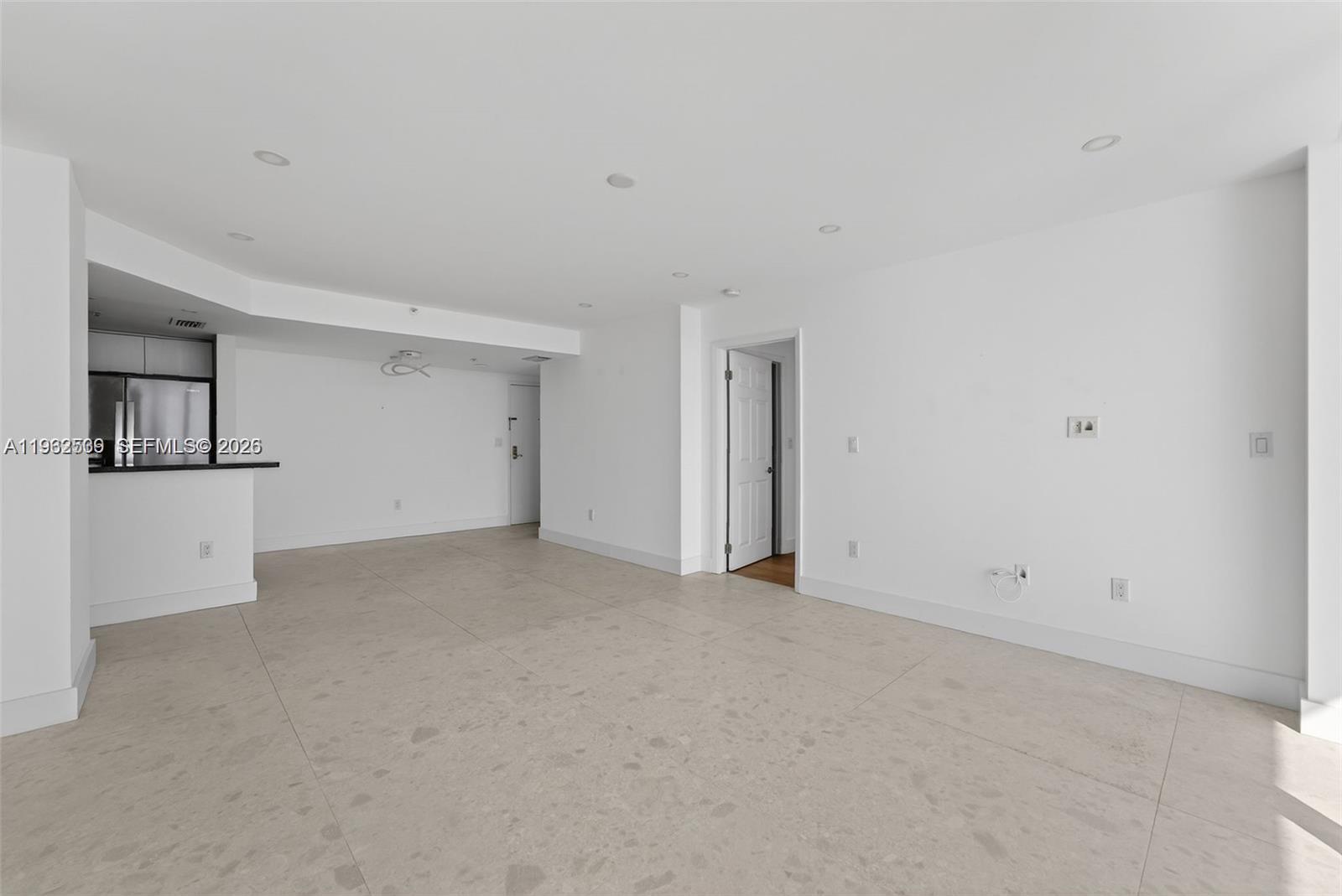 800 Claughton Island Dr #1504, Miami FL 33131