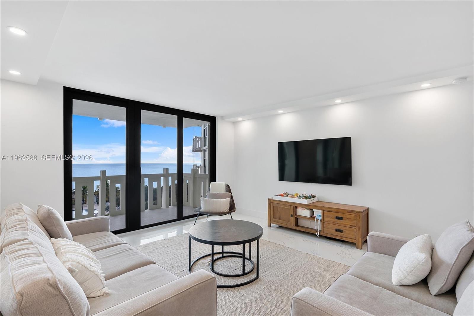 1121 Crandon Blvd #D806, Key Biscayne FL 33149