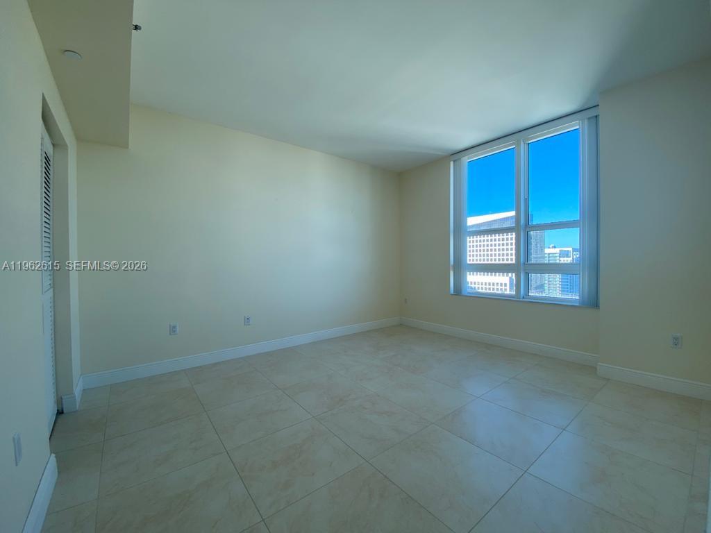 950 Brickell Bay Dr #4002, Miami FL 33131