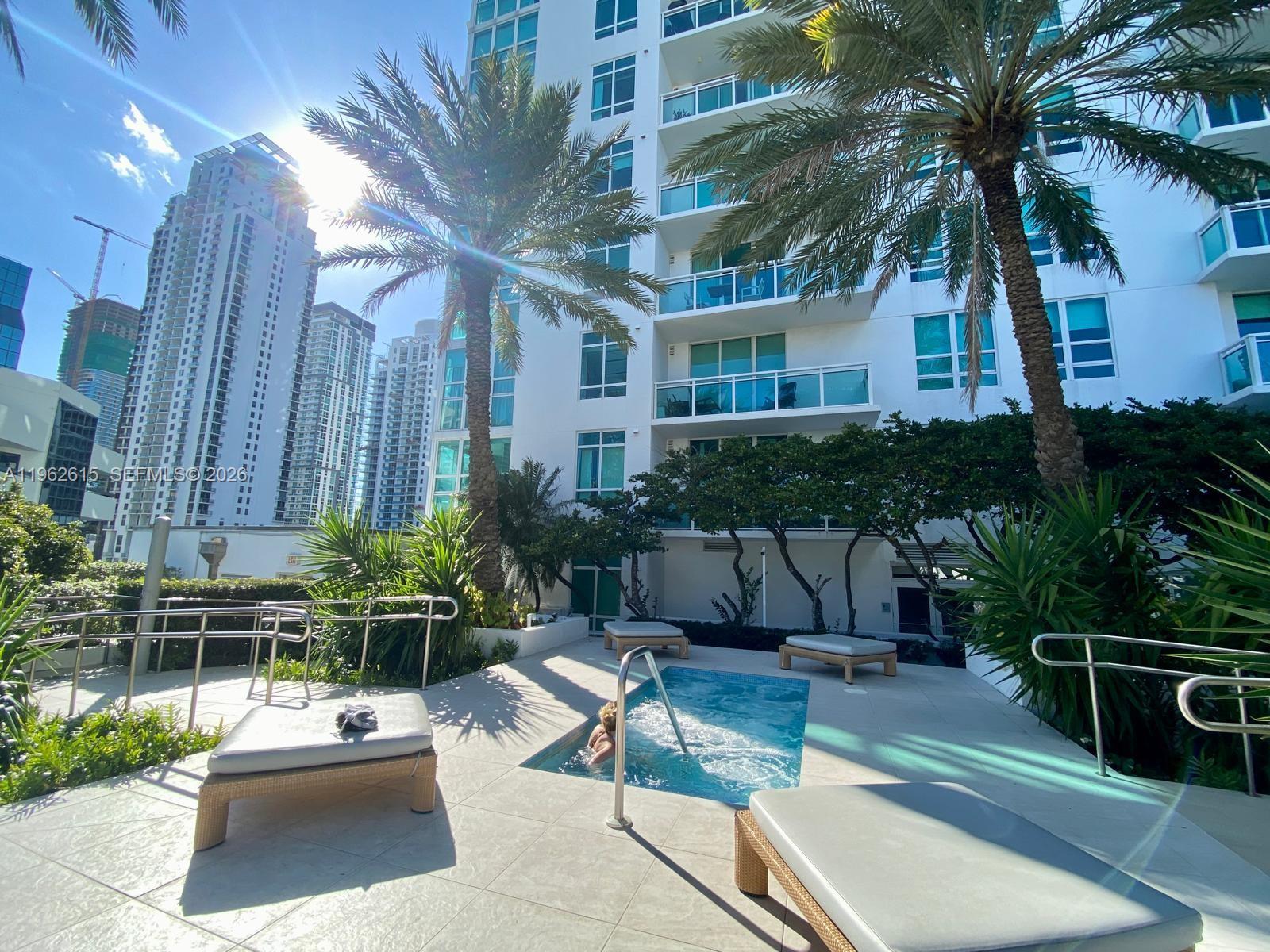 950 Brickell Bay Dr #4002, Miami FL 33131