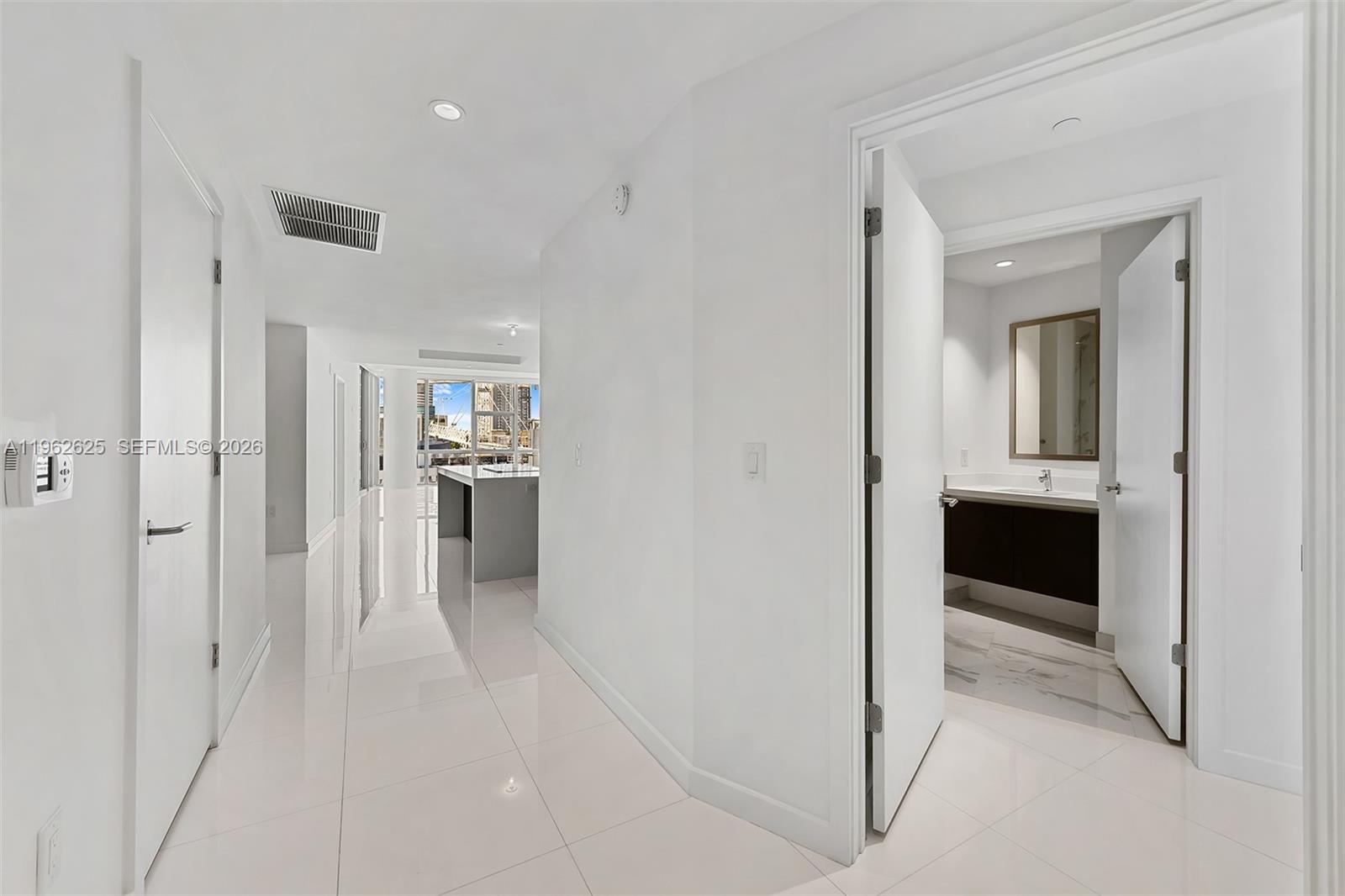 851 NE 1st Ave #1012, Miami FL 33132