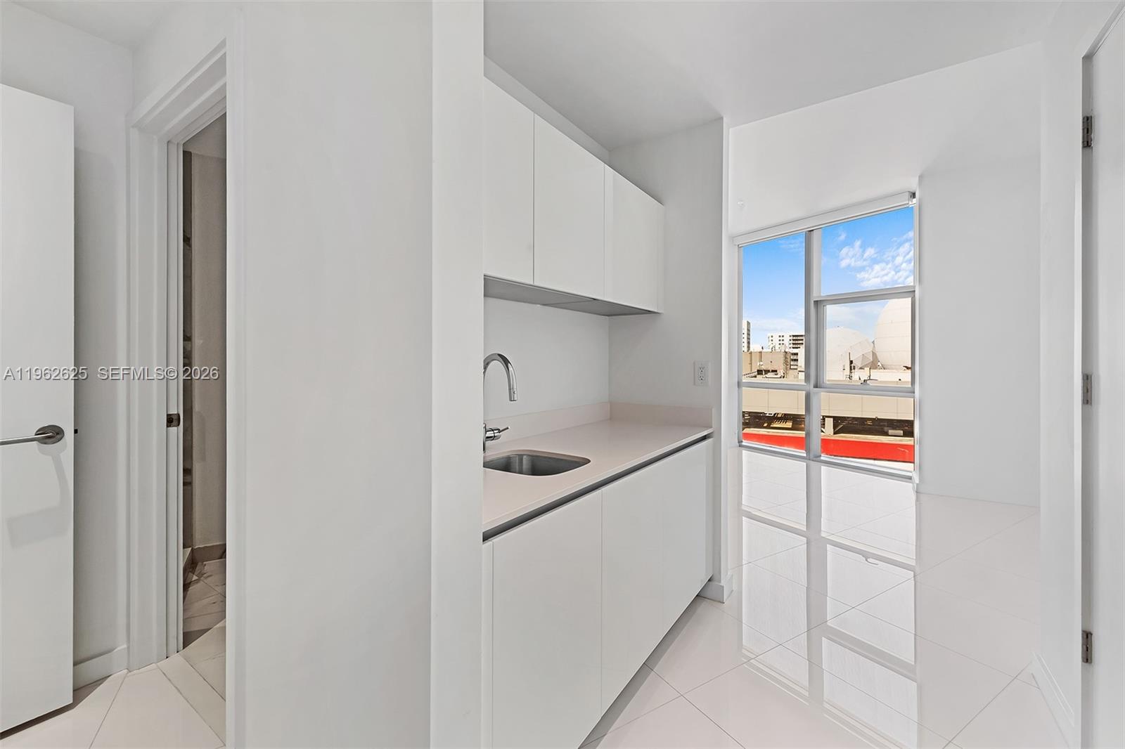 851 NE 1st Ave #1012, Miami FL 33132