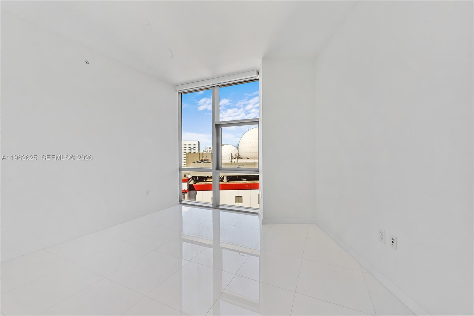 851 NE 1st Ave #1012, Miami FL 33132