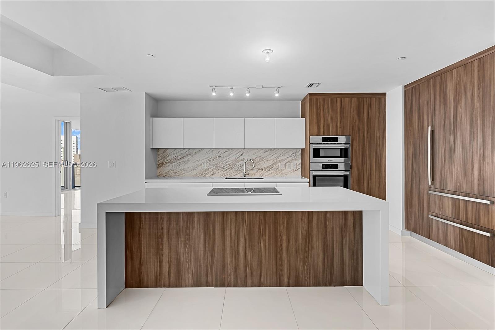 851 NE 1st Ave #1012, Miami FL 33132