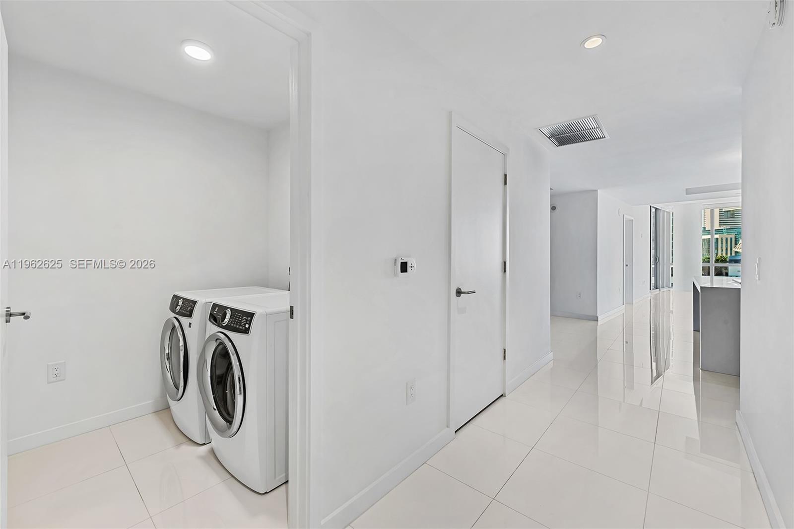 851 NE 1st Ave #1012, Miami FL 33132