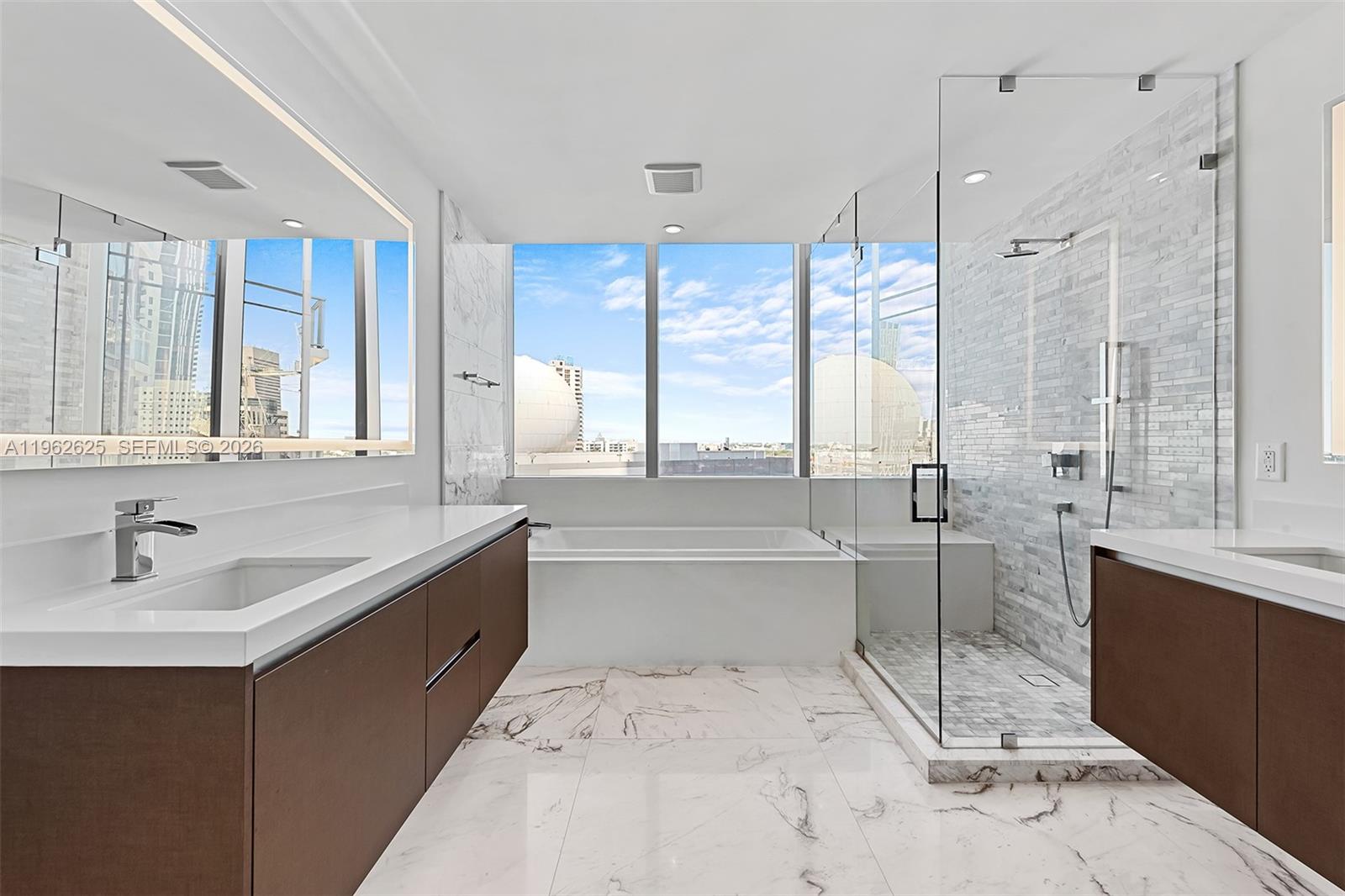 851 NE 1st Ave #1012, Miami FL 33132