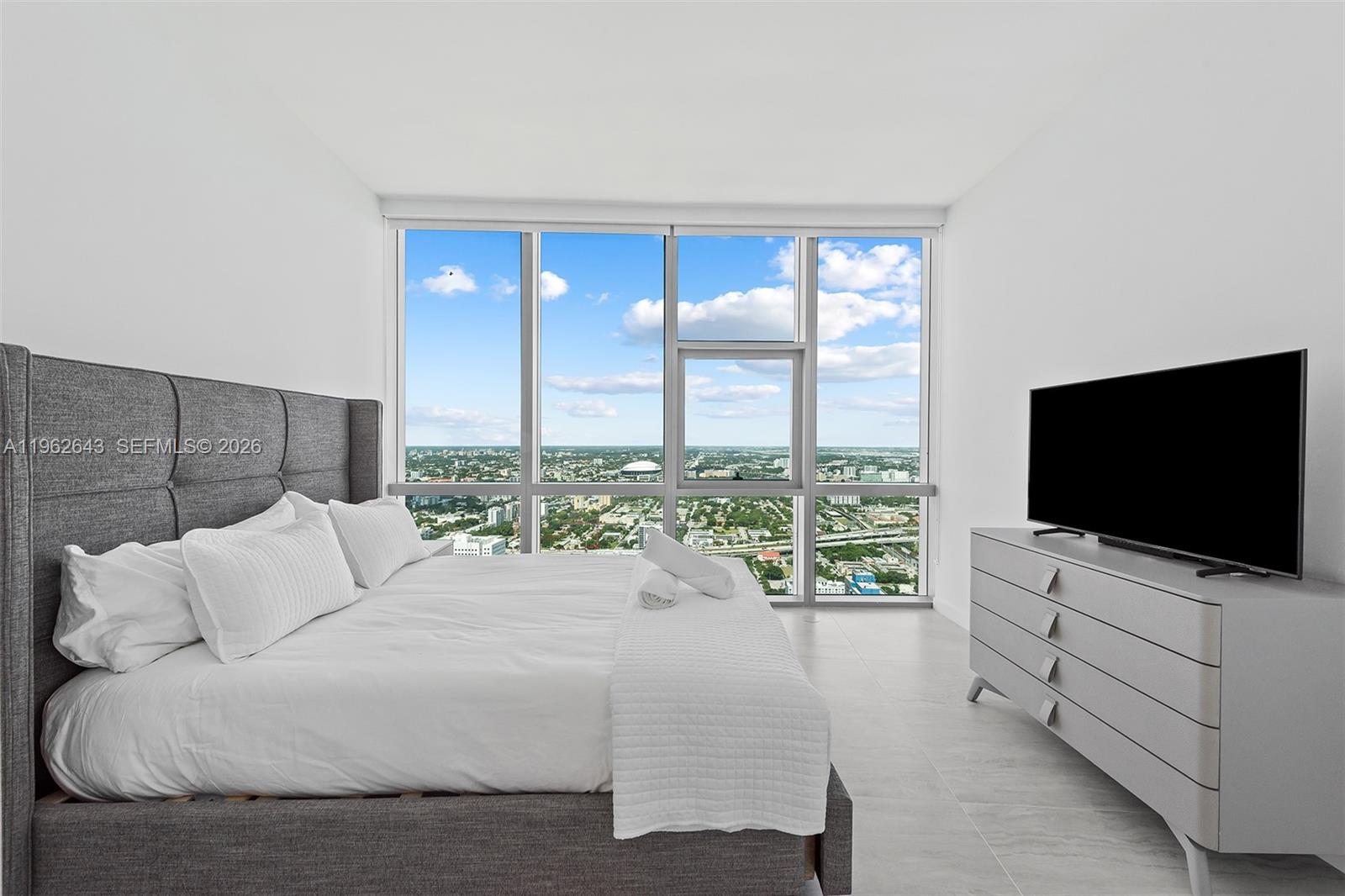 851 NE 1st Ave #PH5212, Miami FL 33132