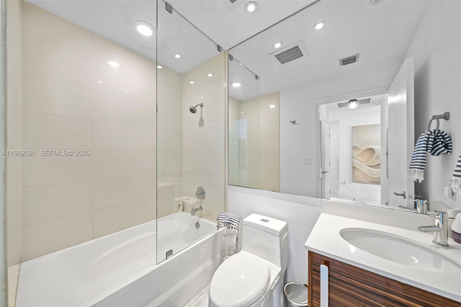 2020 N Bayshore Dr #2305, Miami FL 33137