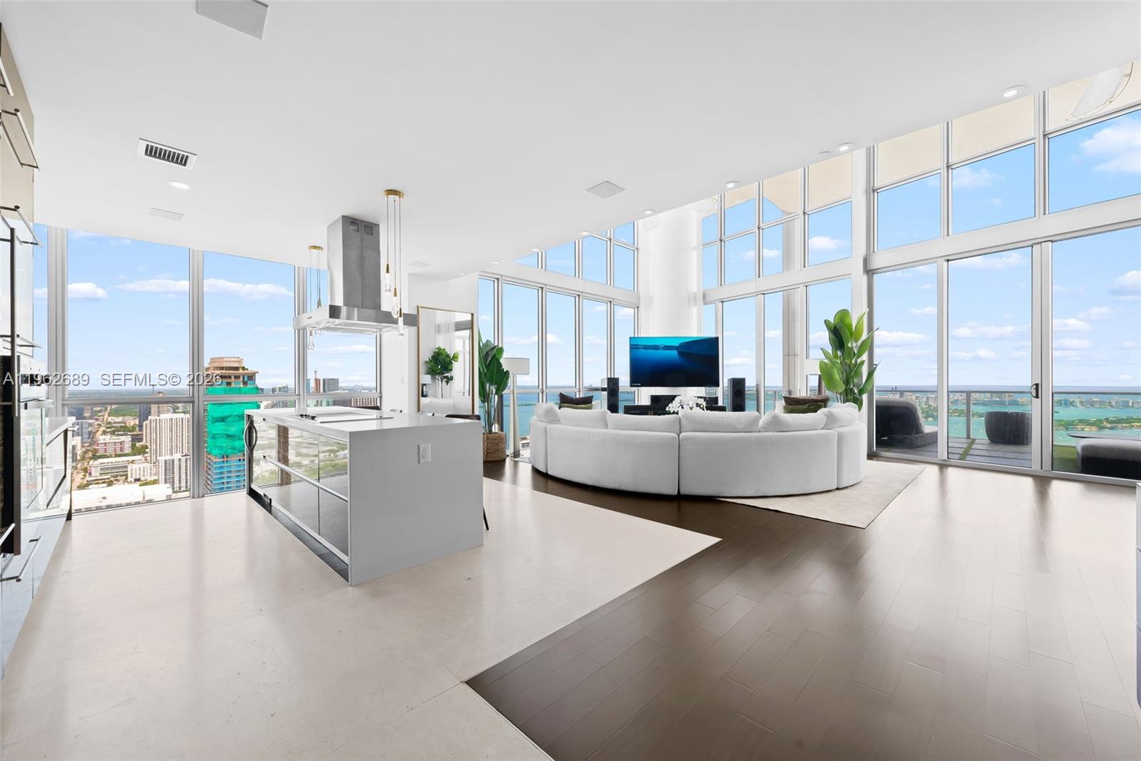 1100 Biscayne Blvd #5706, Miami FL 33132
