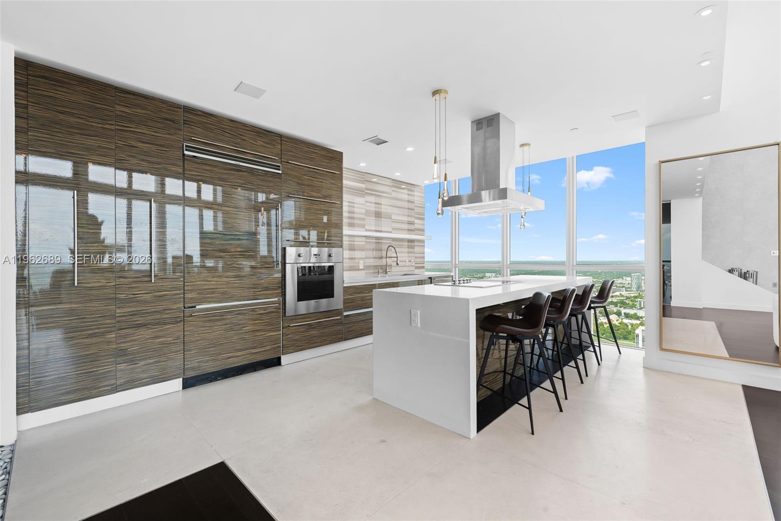 1100 Biscayne Blvd #5706, Miami FL 33132