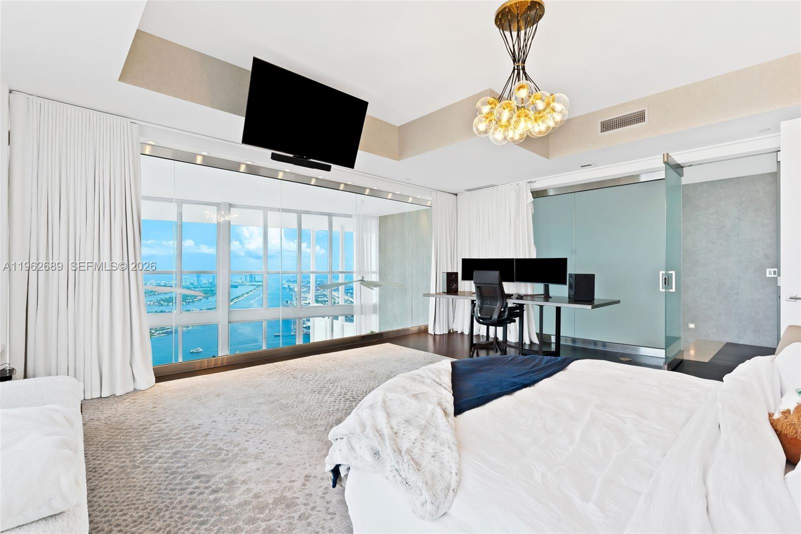1100 Biscayne Blvd #5706, Miami FL 33132