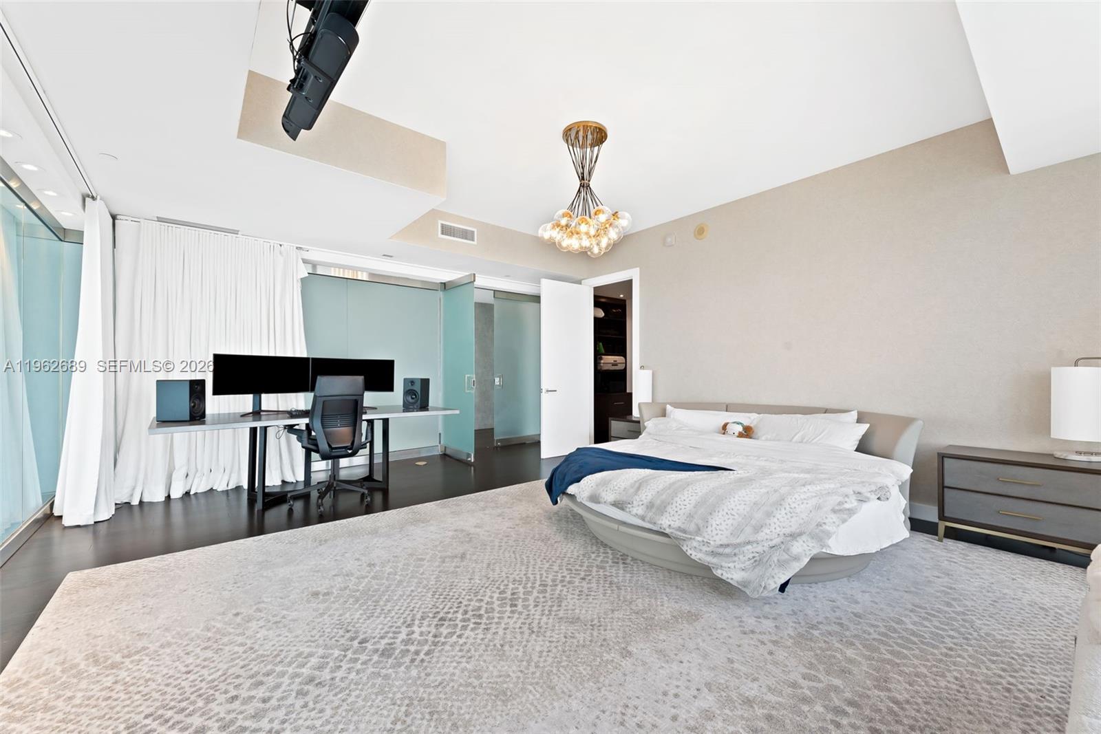 1100 Biscayne Blvd #5706, Miami FL 33132