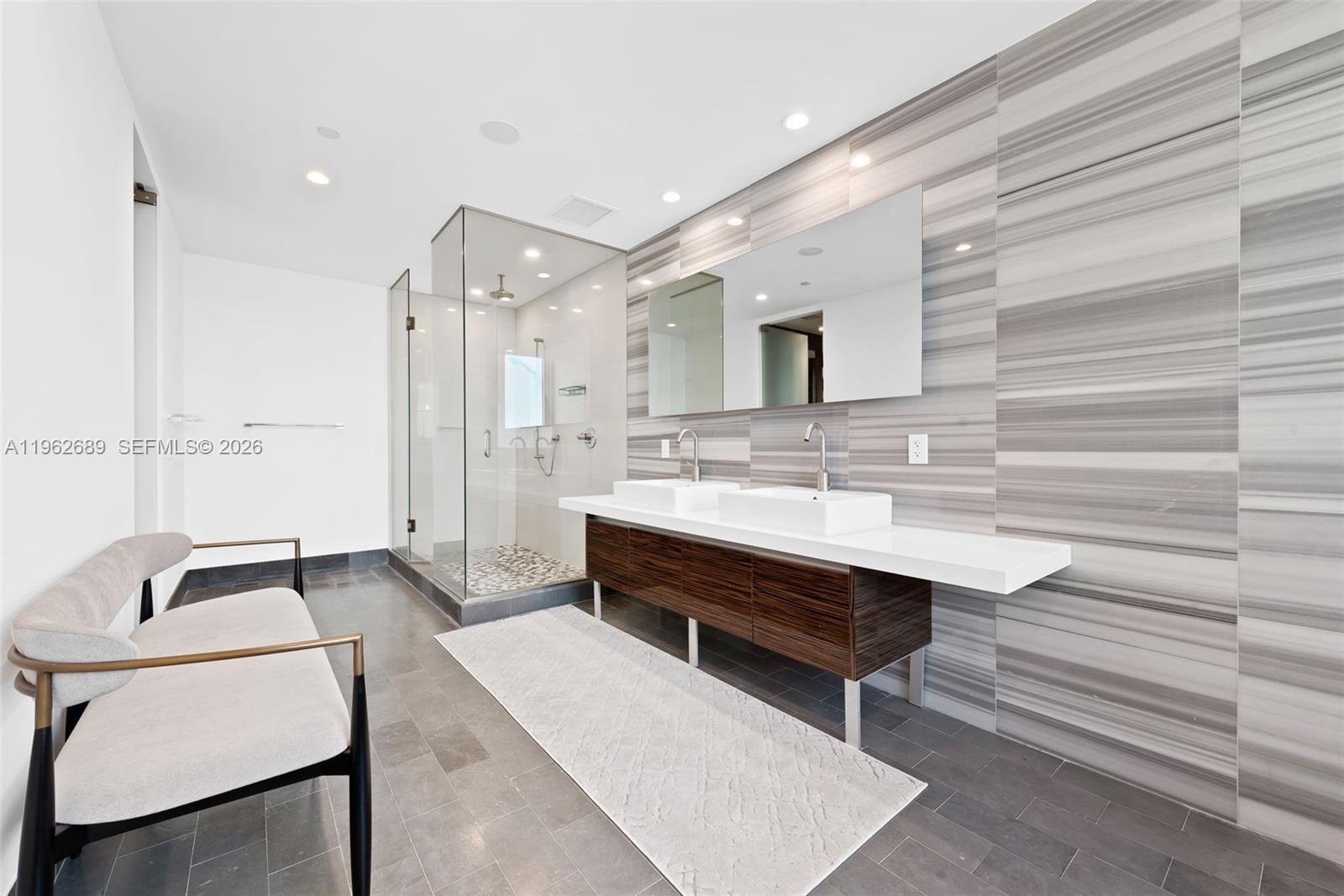 1100 Biscayne Blvd #5706, Miami FL 33132