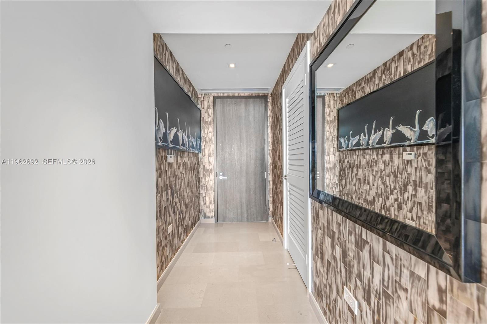88 SW 7th St #3806, Miami FL 33130