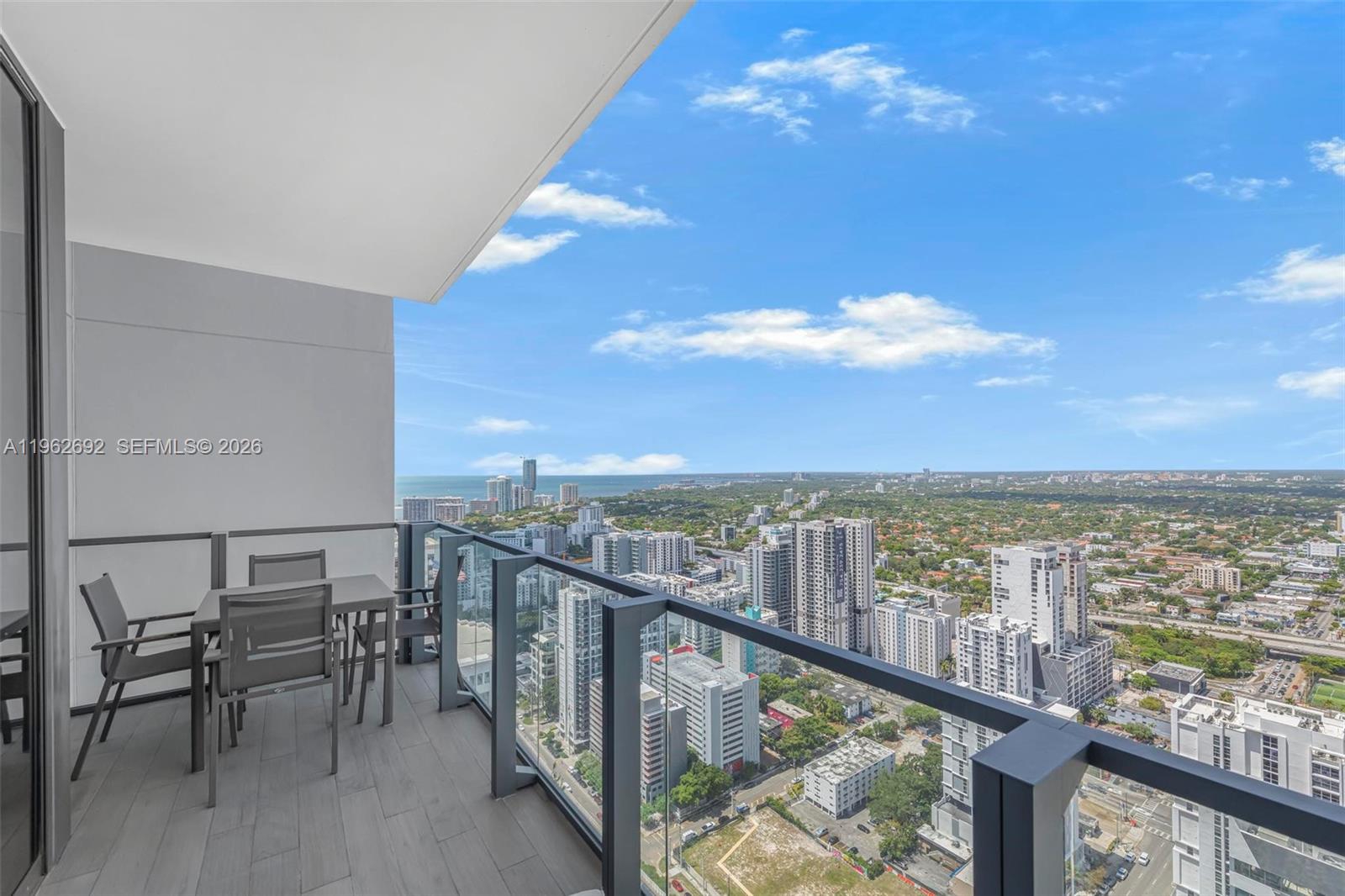 88 SW 7th St #3806, Miami FL 33130
