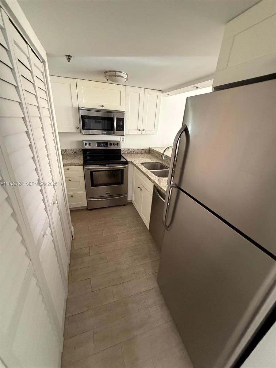 540 Brickell Key Dr #1505, Miami FL 33131