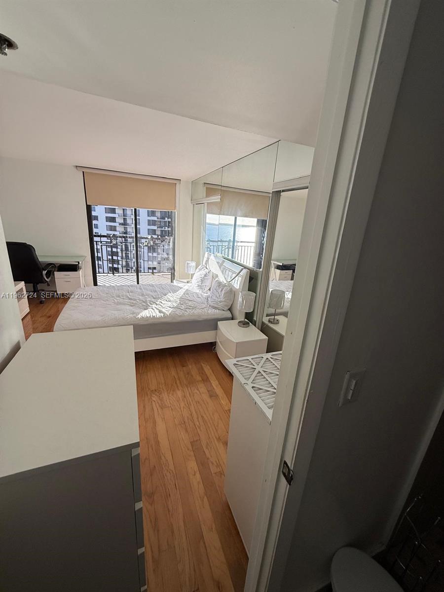 540 Brickell Key Dr #1505, Miami FL 33131