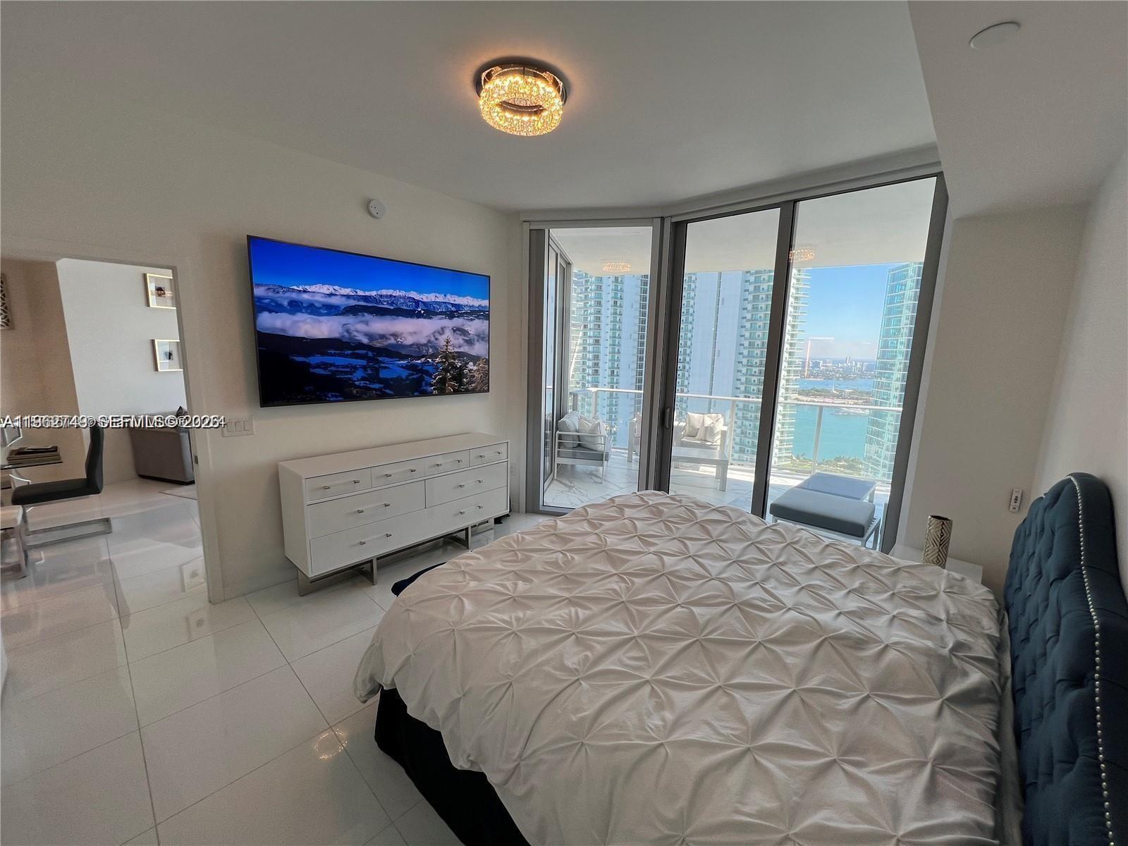 851 NE 1st Ave #3903, Miami FL 33132