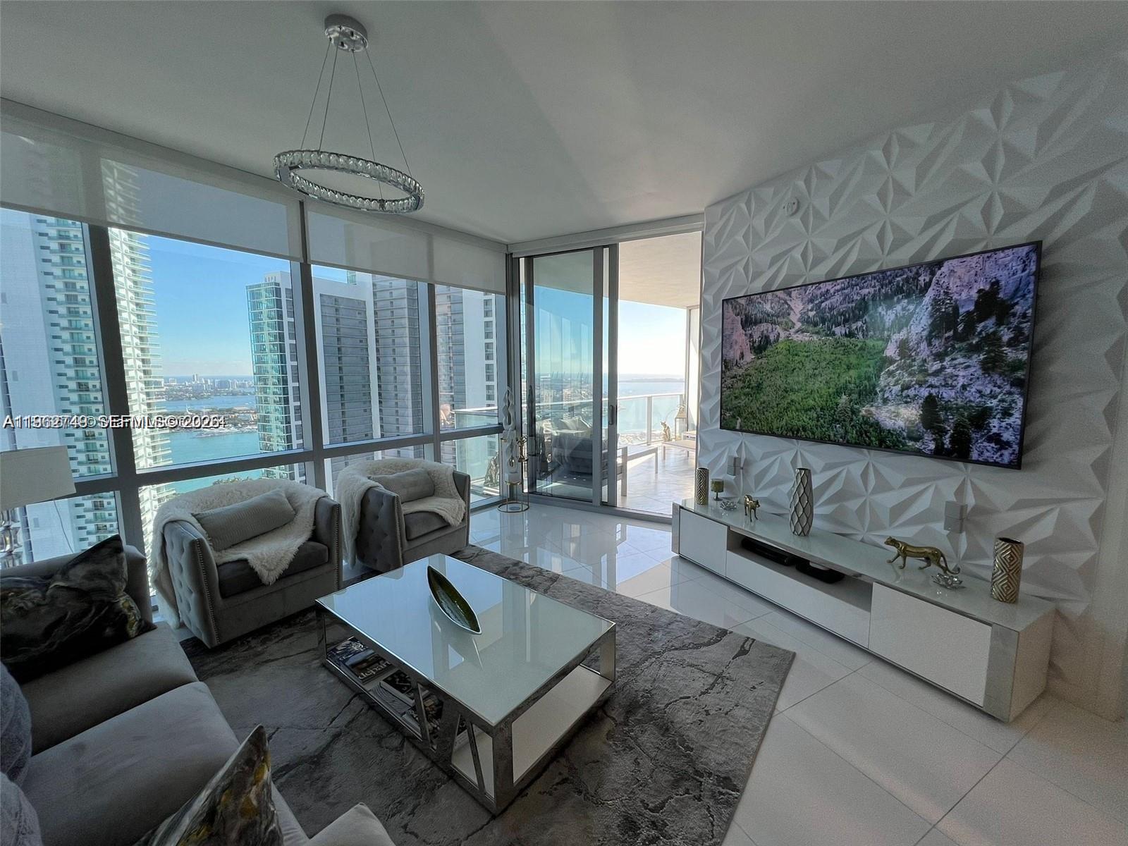 851 NE 1st Ave #3903, Miami FL 33132