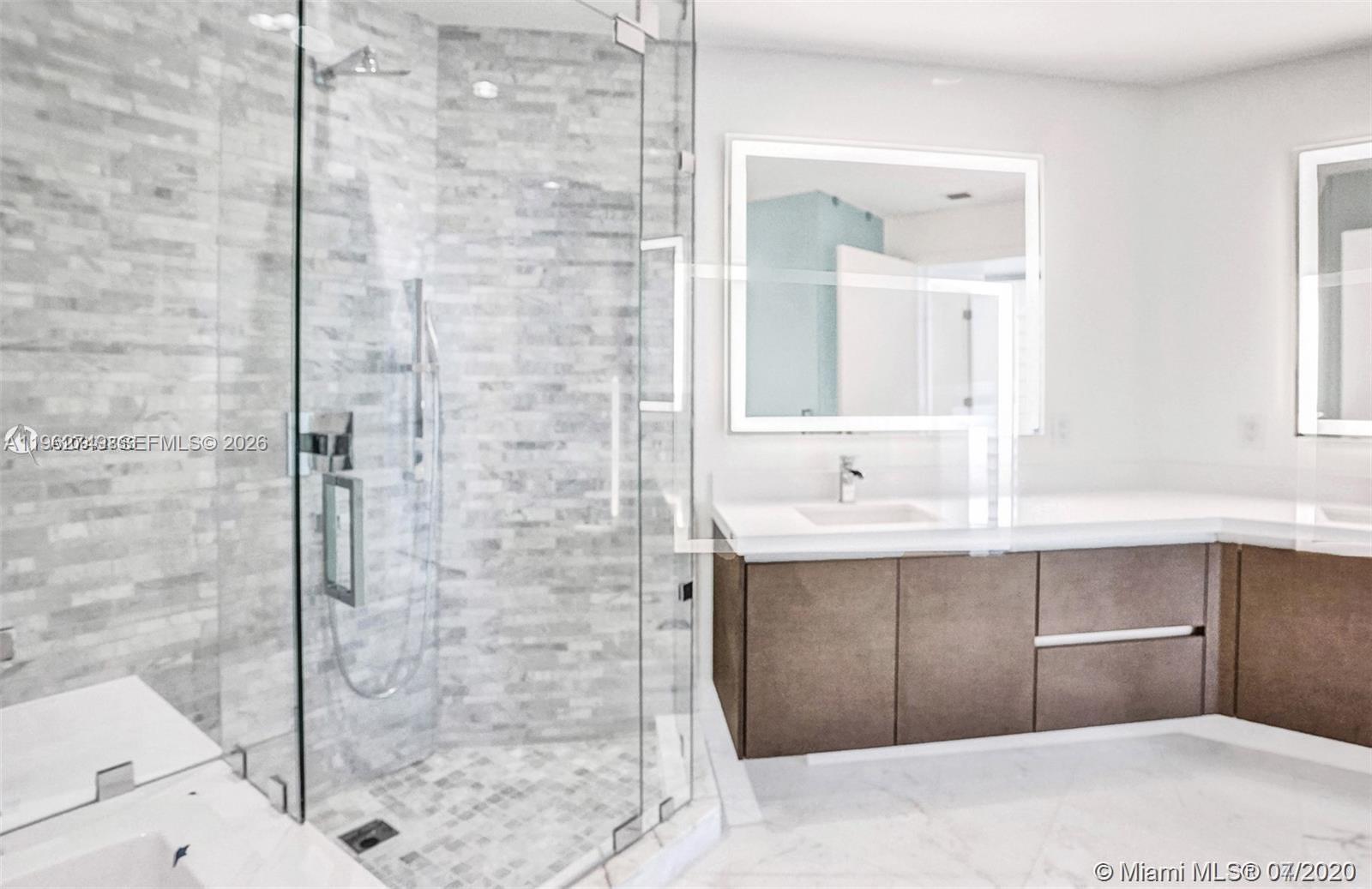 851 NE 1st Ave #3903, Miami FL 33132
