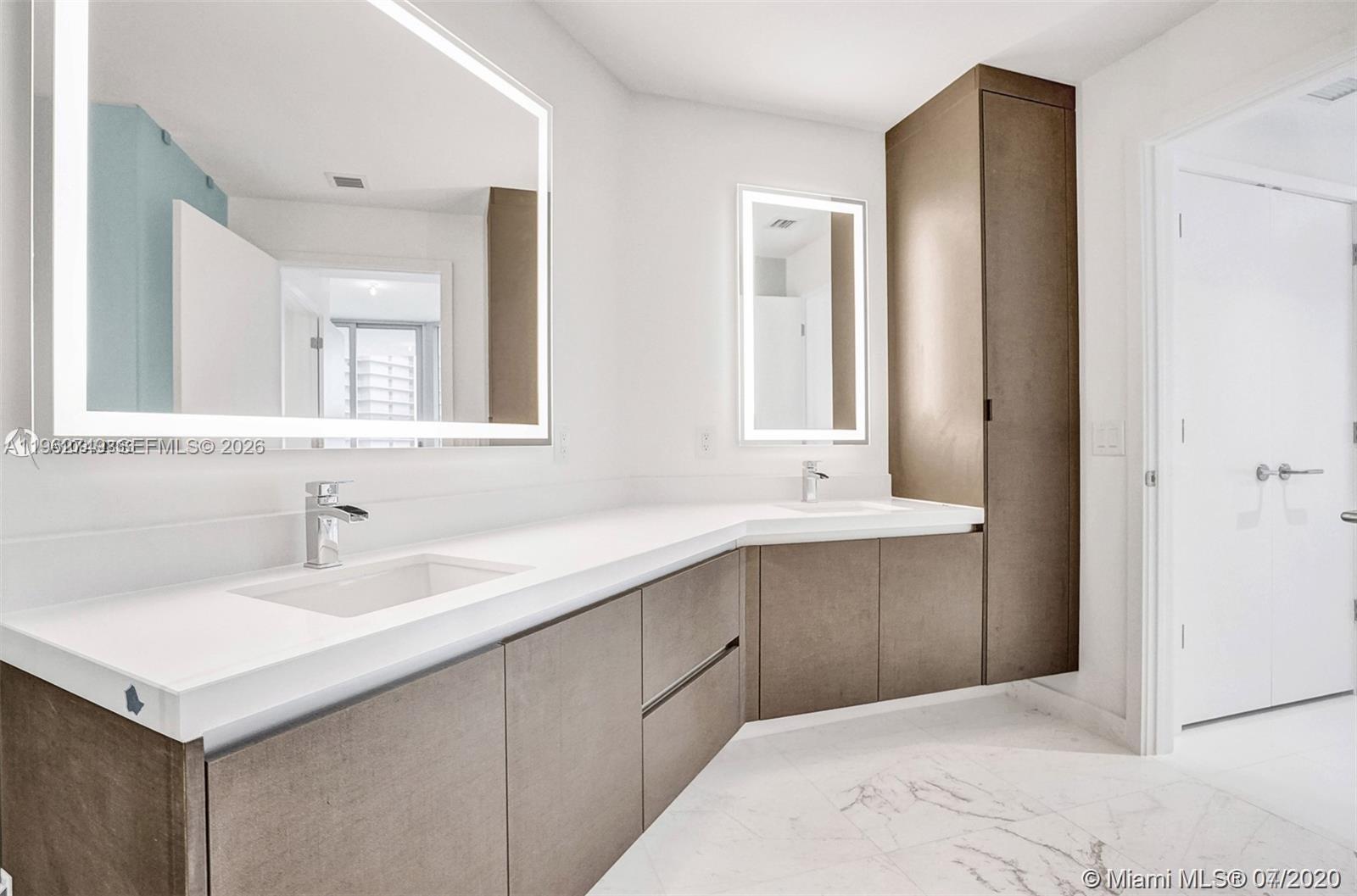 851 NE 1st Ave #3903, Miami FL 33132