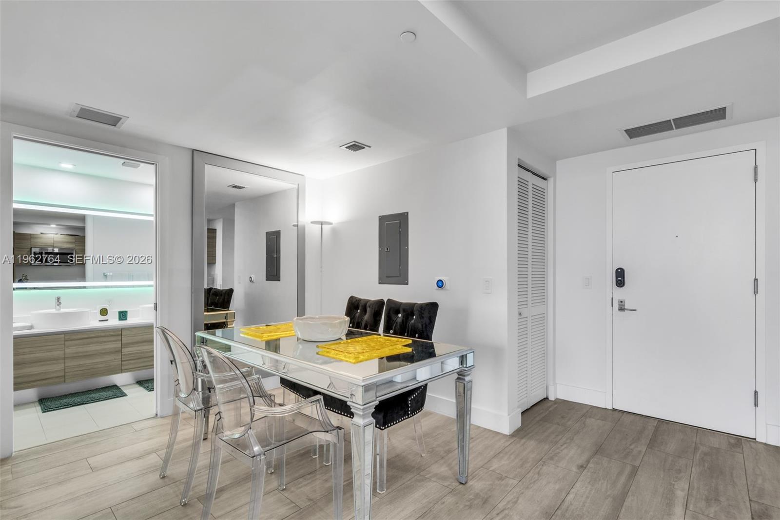 121 NE 34th St #3003, Miami FL 33137