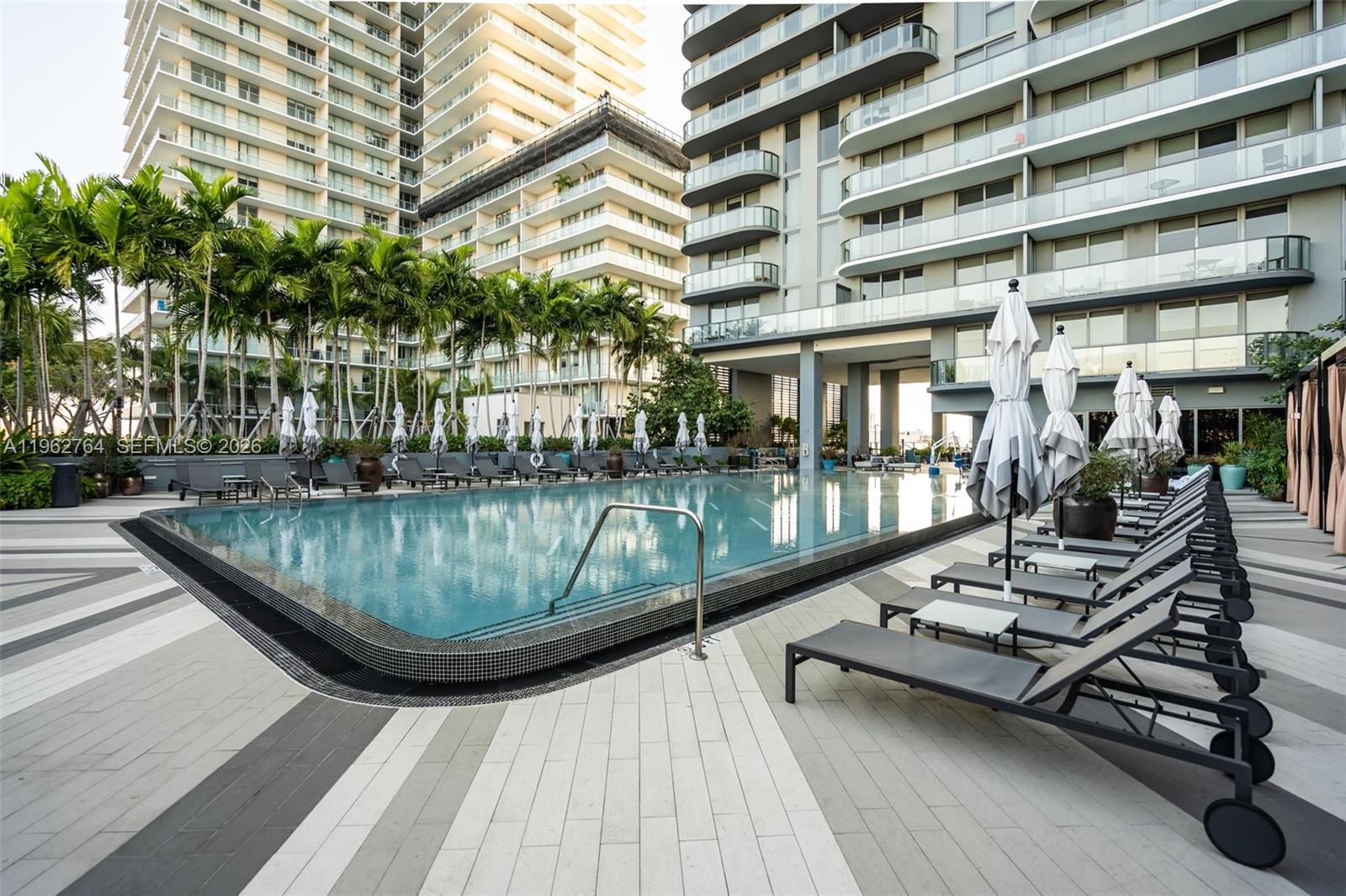 121 NE 34th St #3003, Miami FL 33137