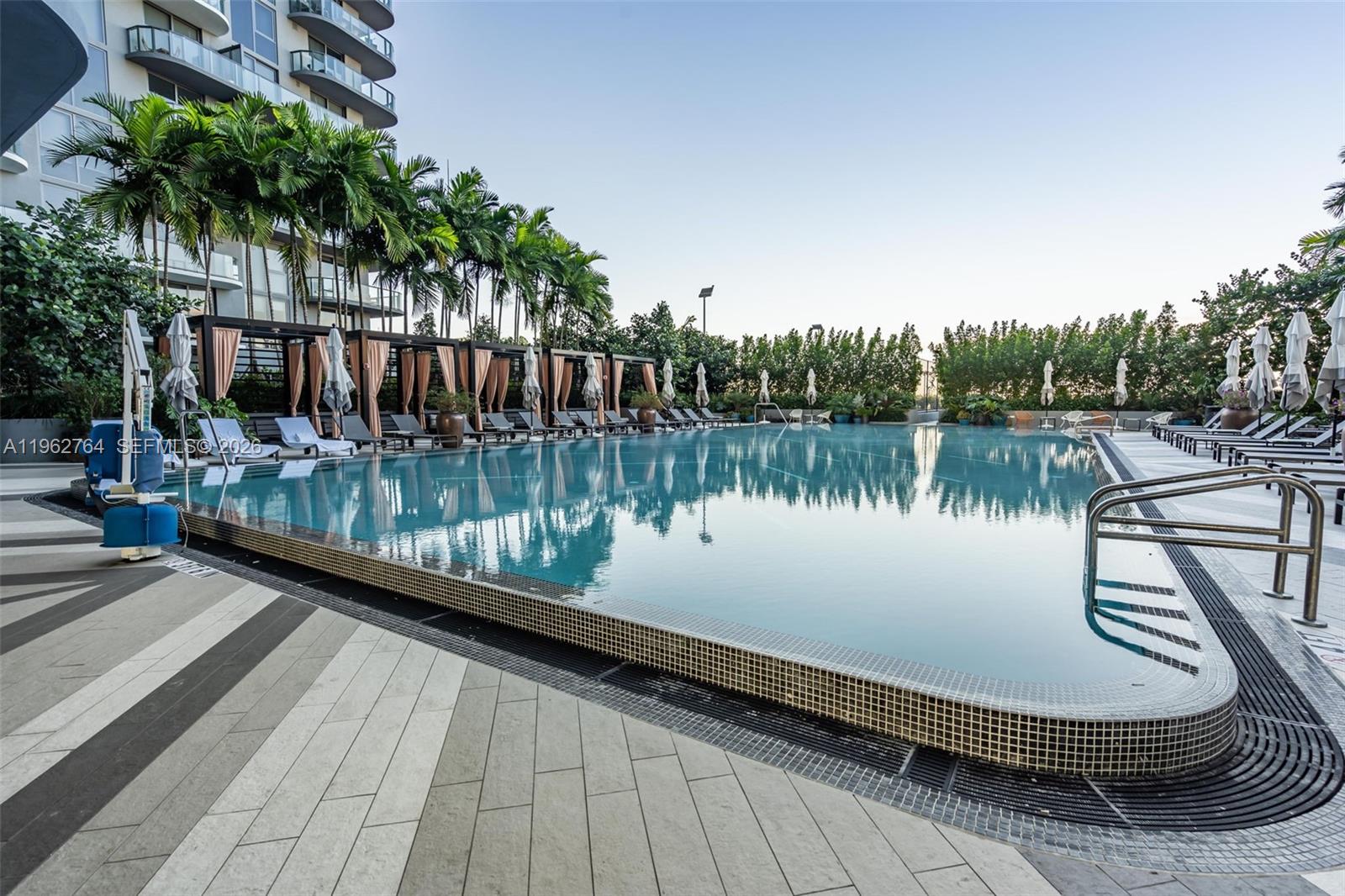 121 NE 34th St #3003, Miami FL 33137