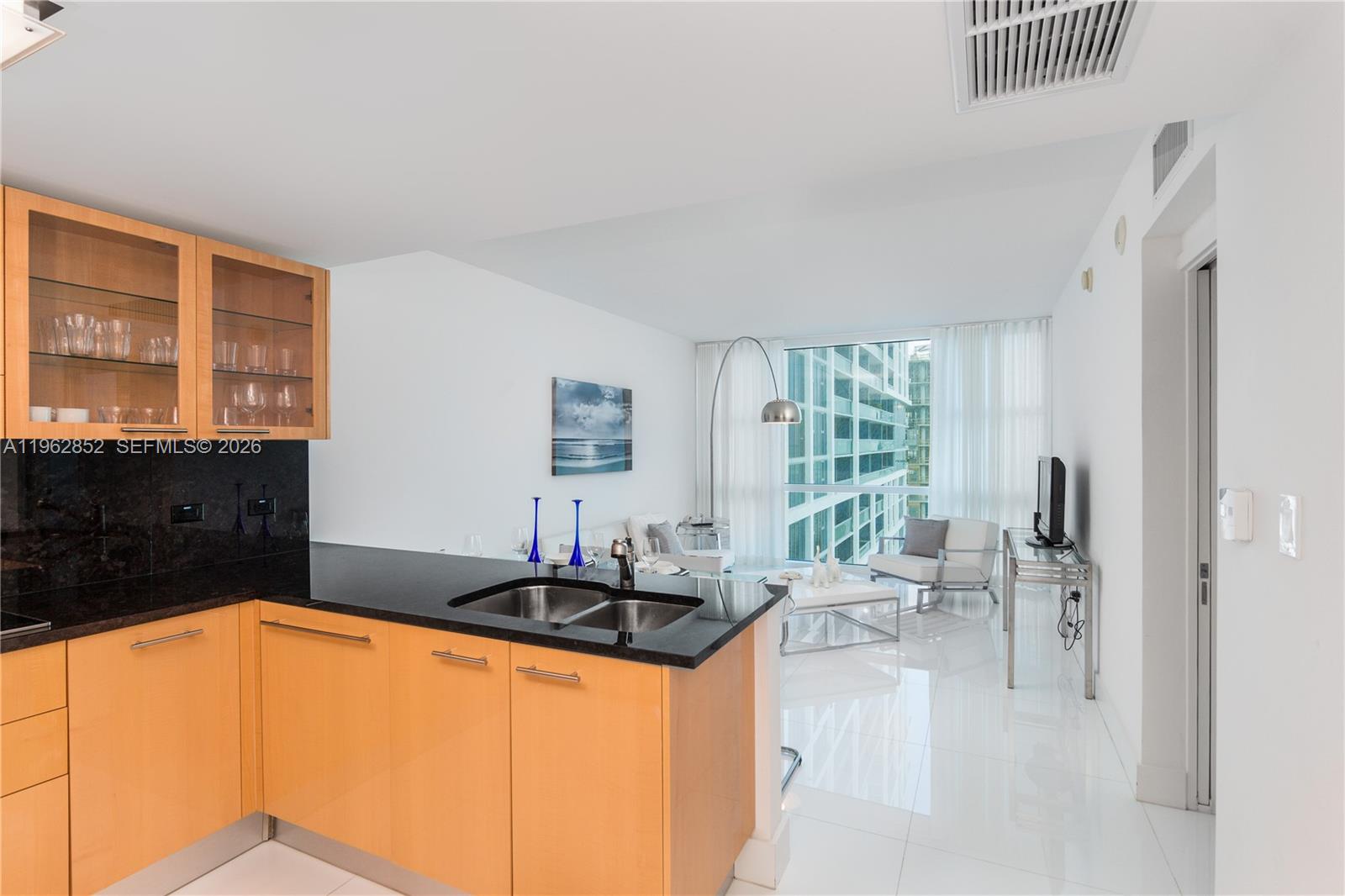6801 Collins Ave #1415-, Miami Beach FL 33141