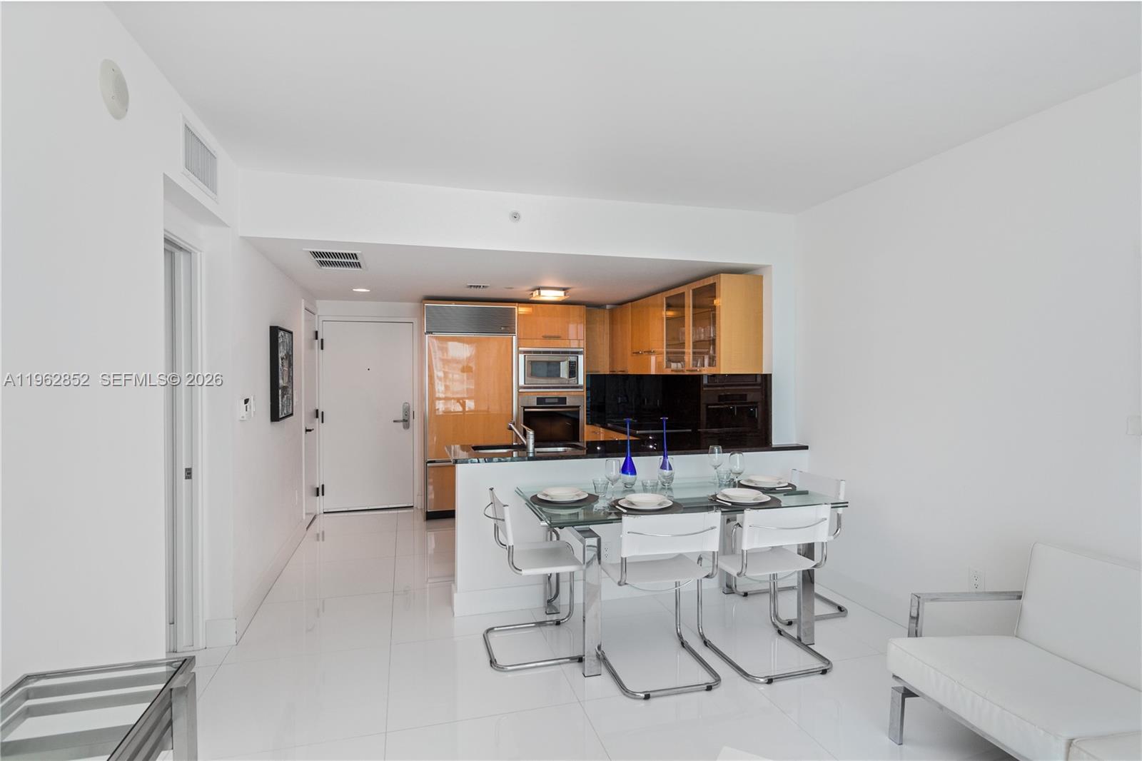 6801 Collins Ave #1415-, Miami Beach FL 33141