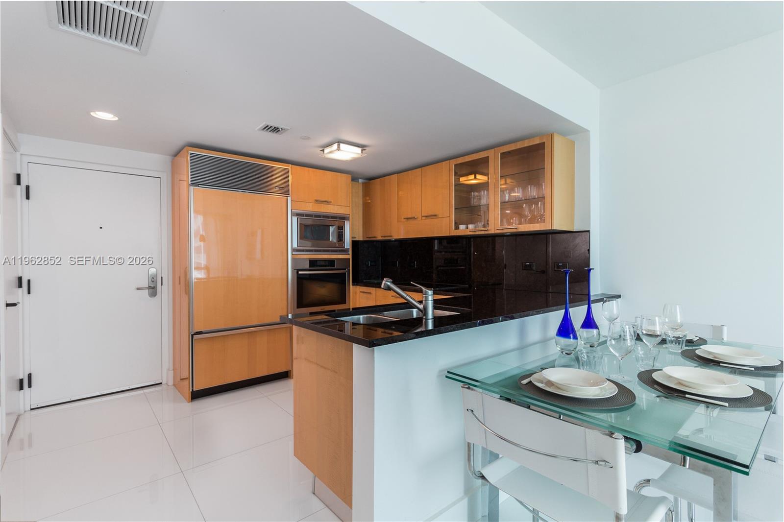 6801 Collins Ave #1415-, Miami Beach FL 33141