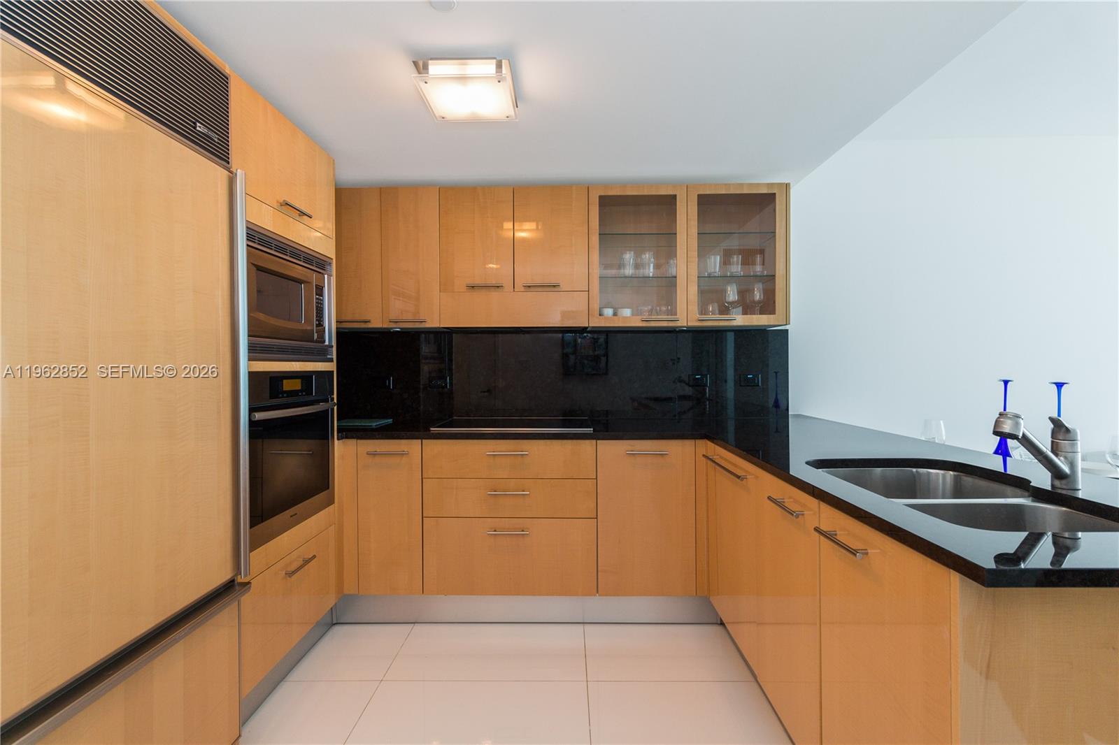6801 Collins Ave #1415-, Miami Beach FL 33141