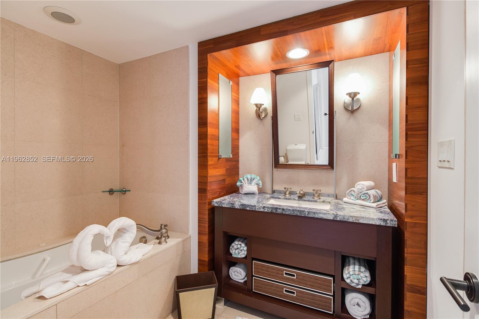 6801 Collins Ave #1415-, Miami Beach FL 33141