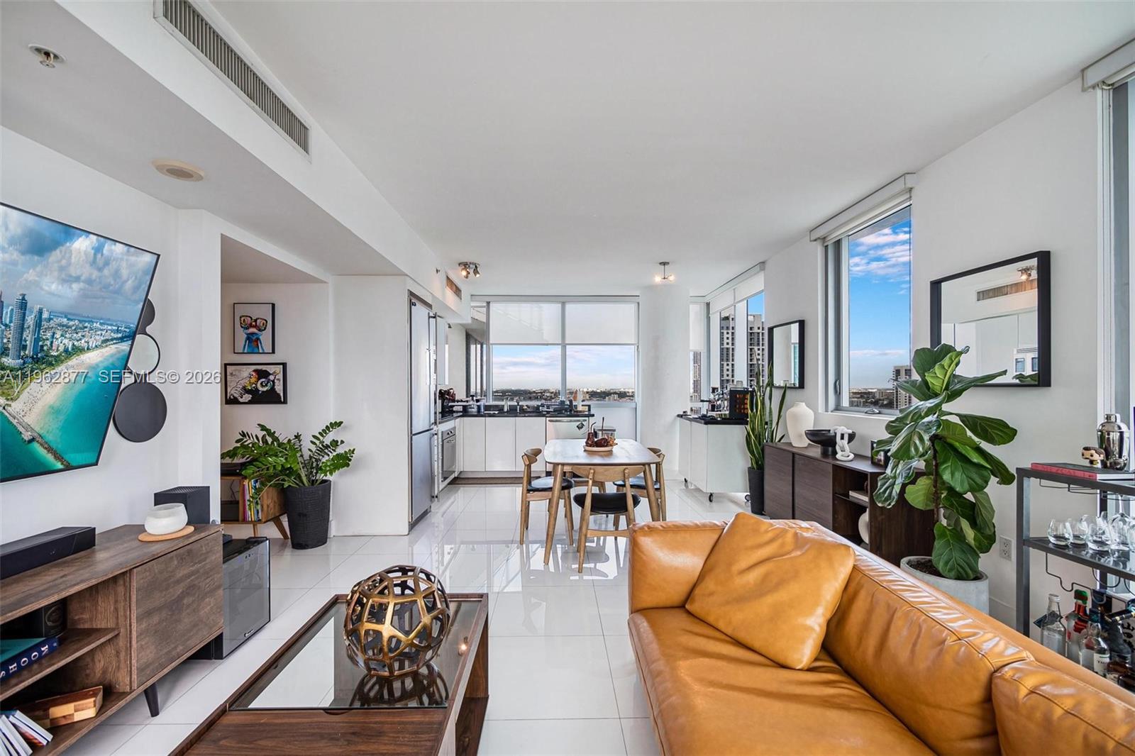 92 SW 3rd St #2710, Miami FL 33130