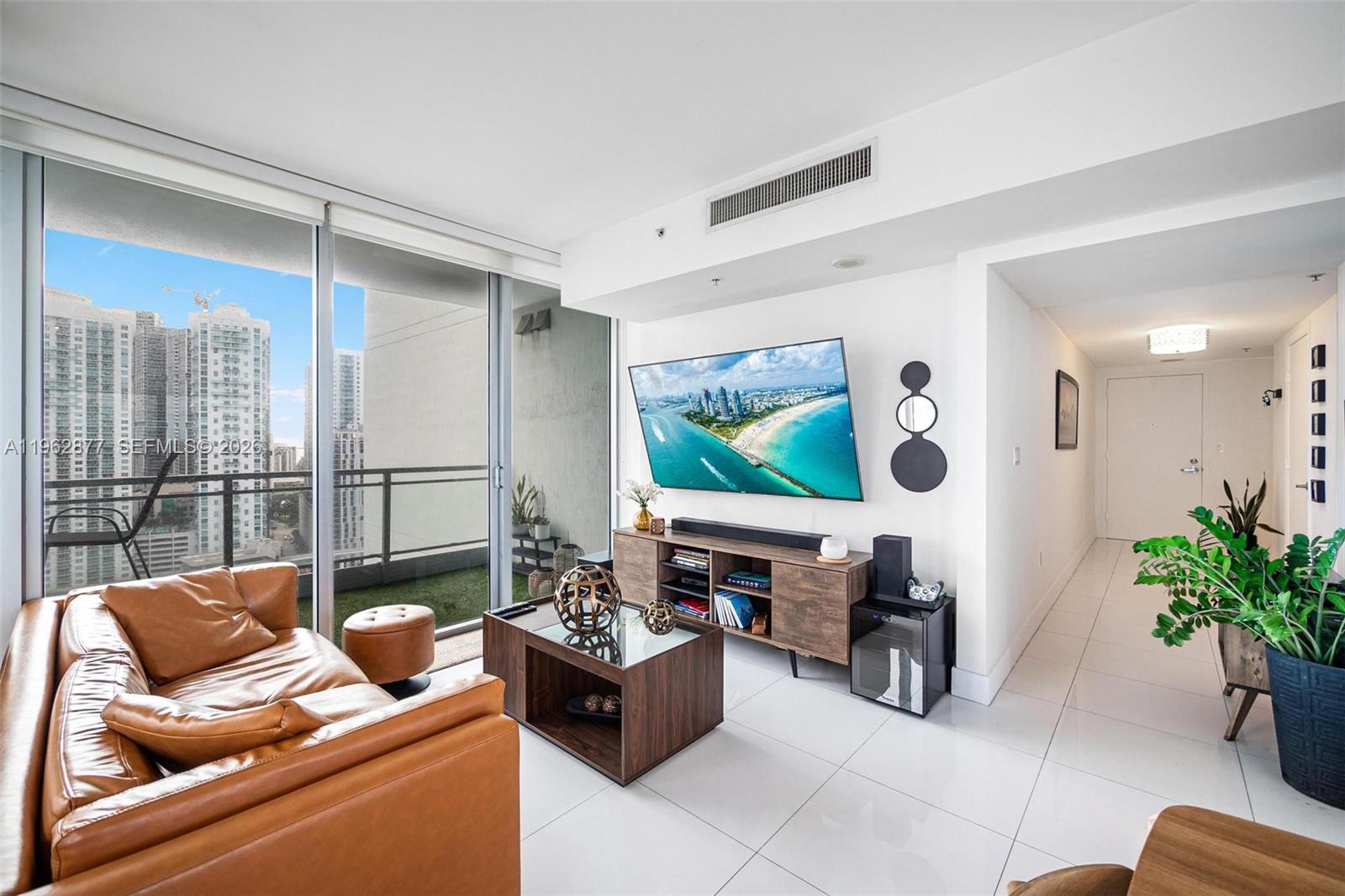 92 SW 3rd St #2710, Miami FL 33130