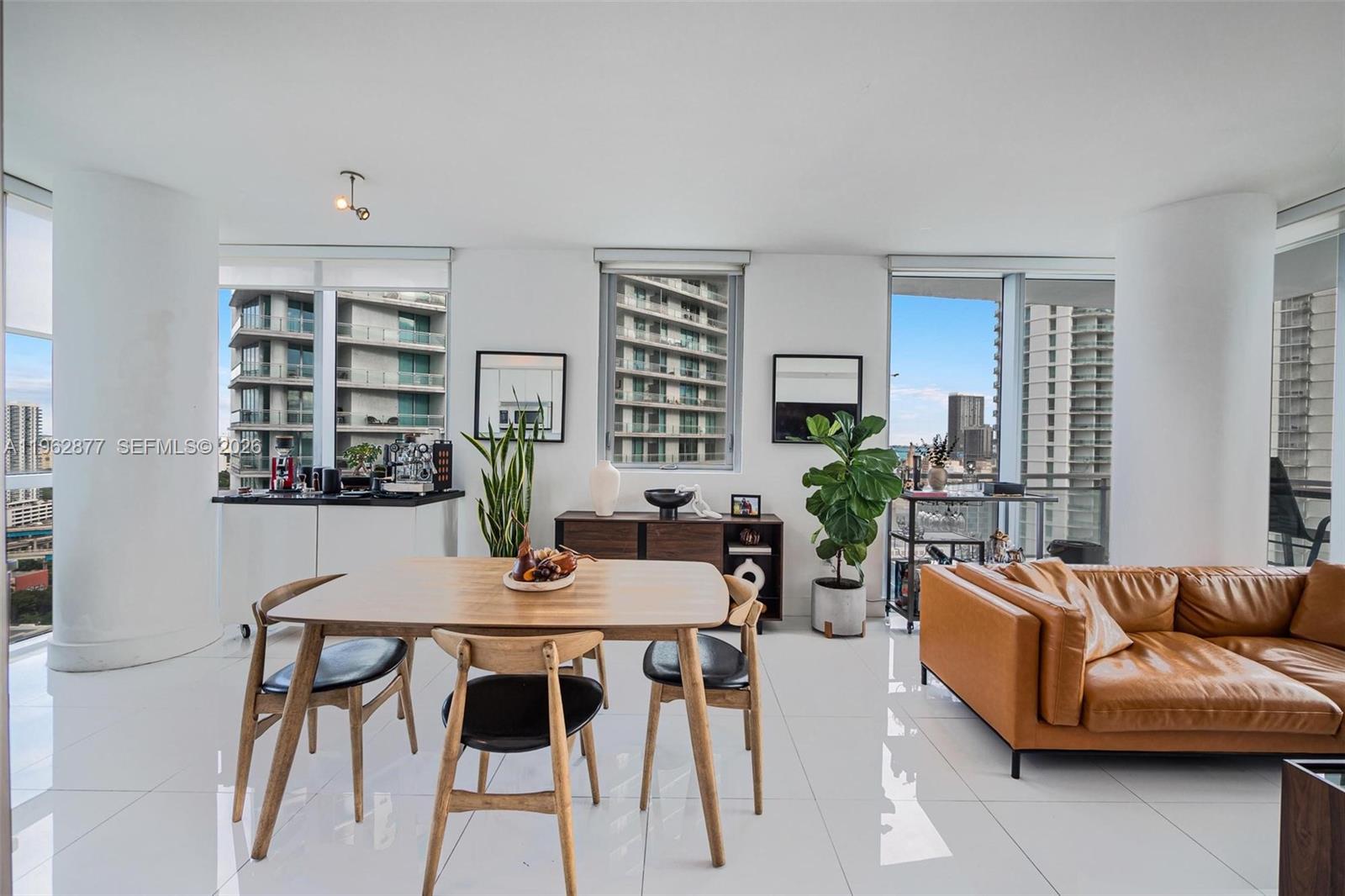 92 SW 3rd St #2710, Miami FL 33130