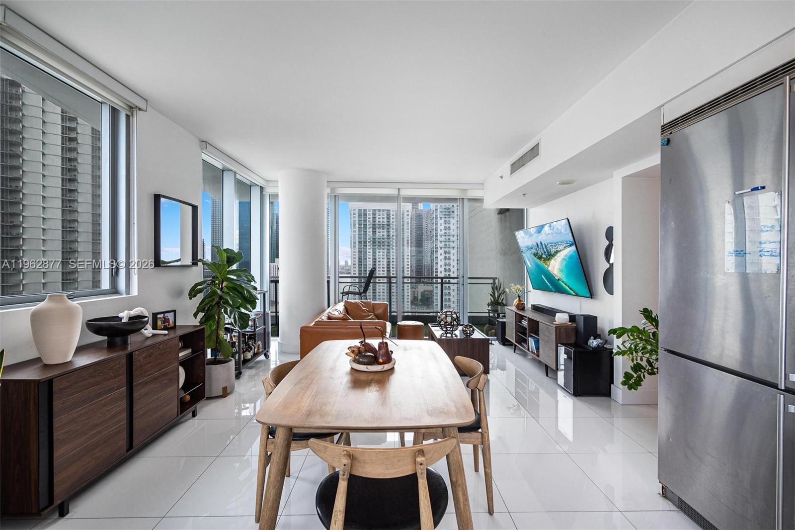 92 SW 3rd St #2710, Miami FL 33130