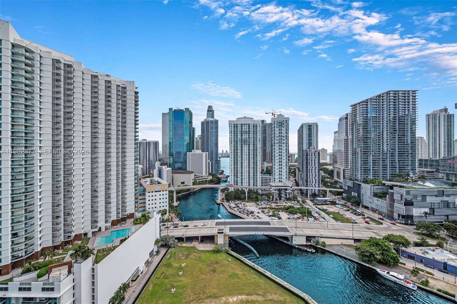 92 SW 3rd St #2710, Miami FL 33130