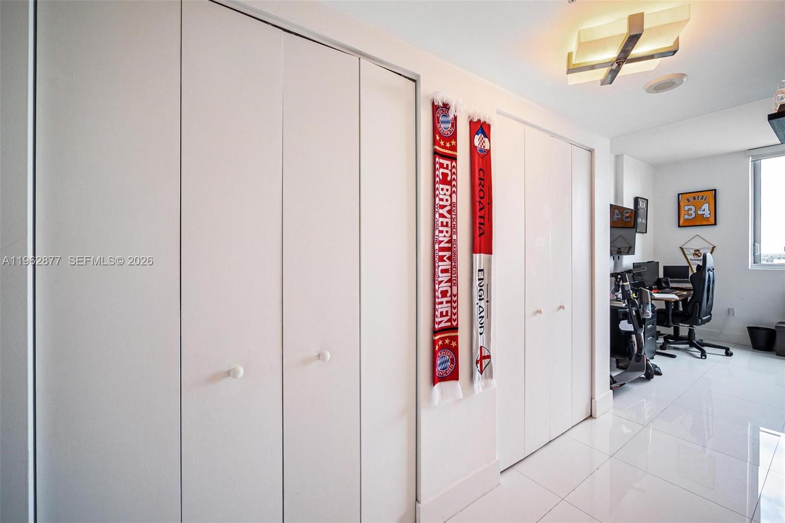 92 SW 3rd St #2710, Miami FL 33130