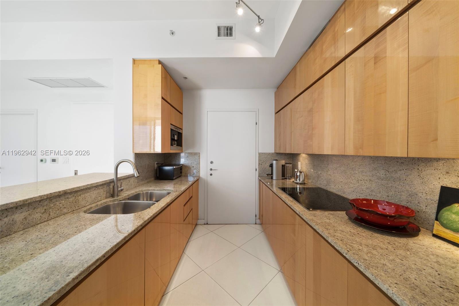 50 S Pointe Dr #1704, Miami Beach FL 33139