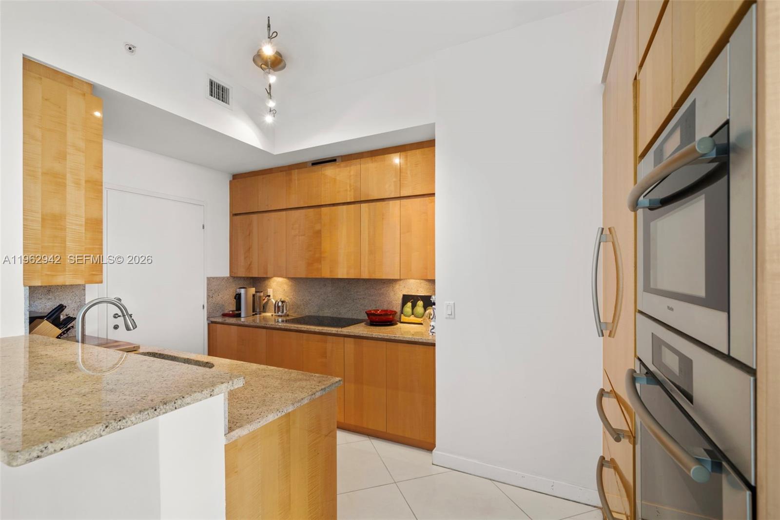 50 S Pointe Dr #1704, Miami Beach FL 33139