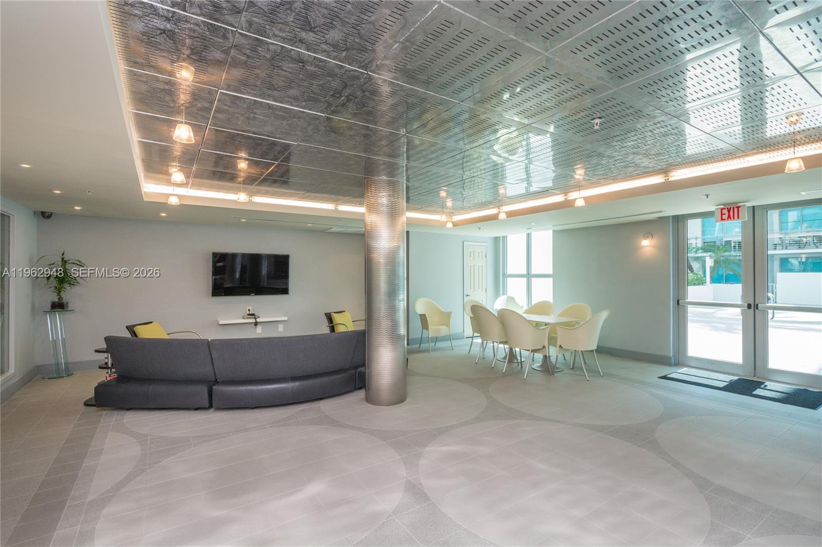 110 Washington Ave #2415, Miami Beach FL 33139