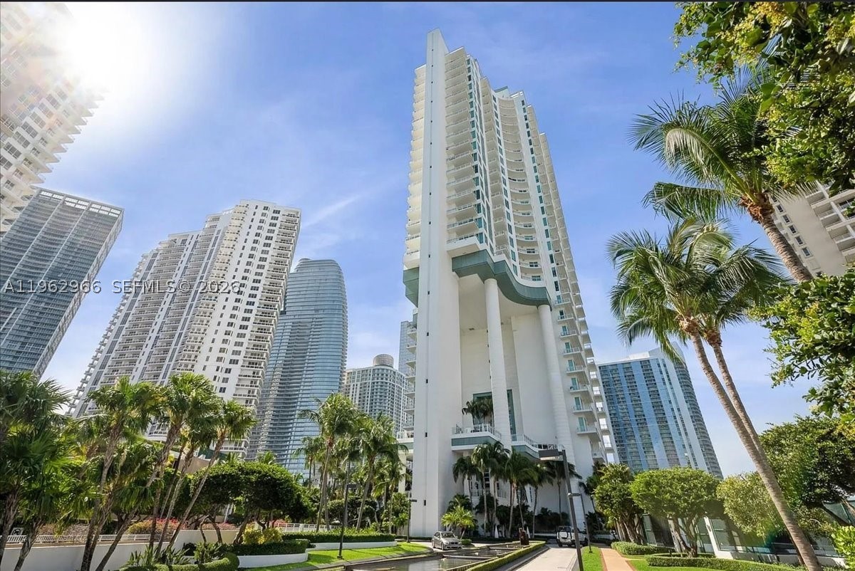 900 Brickell Key Blvd #1101, Miami FL 33131