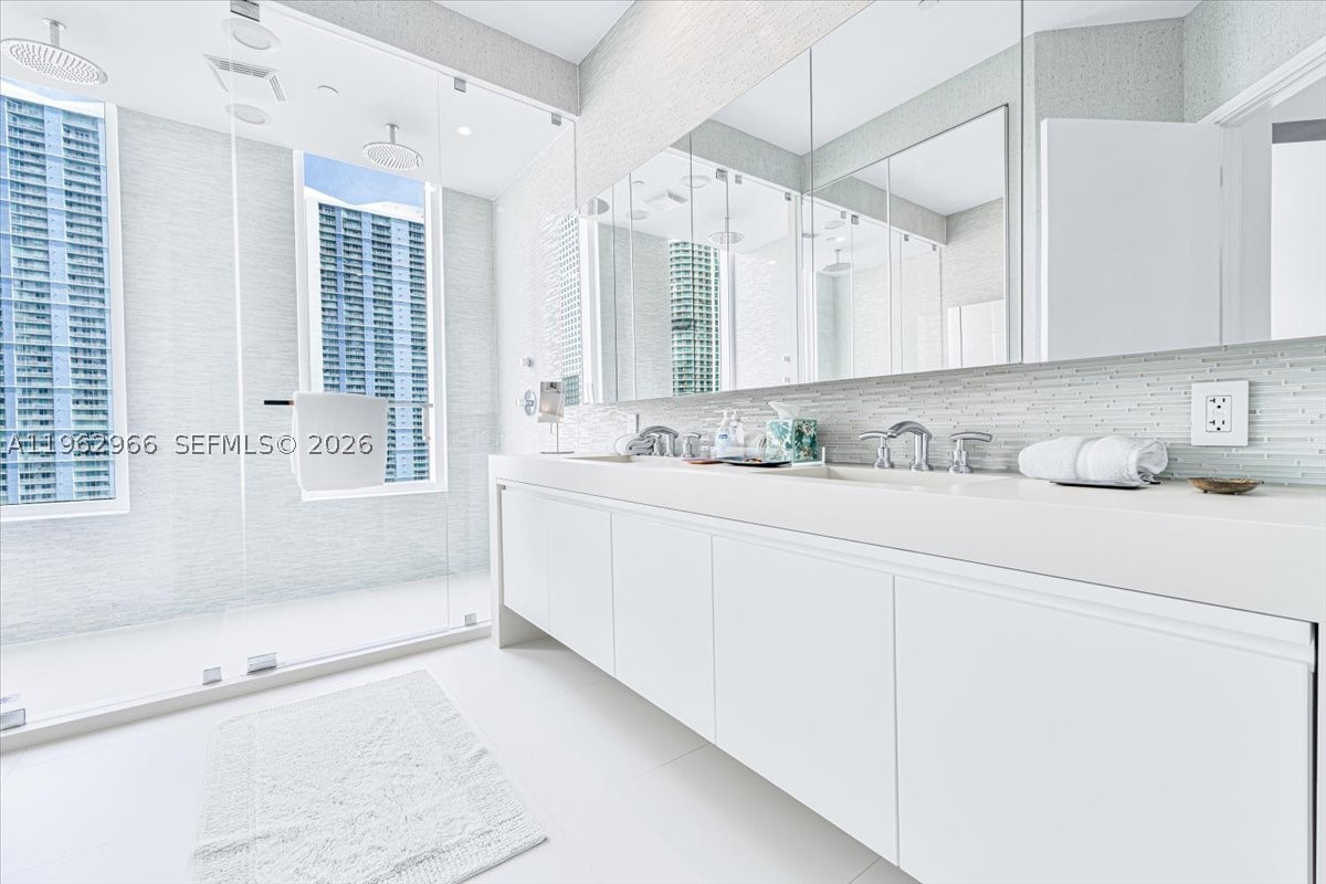 900 Brickell Key Blvd #1101, Miami FL 33131