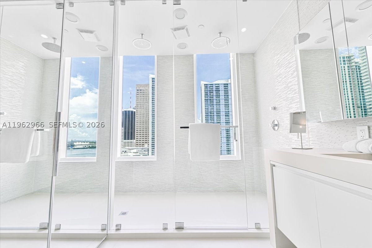 900 Brickell Key Blvd #1101, Miami FL 33131