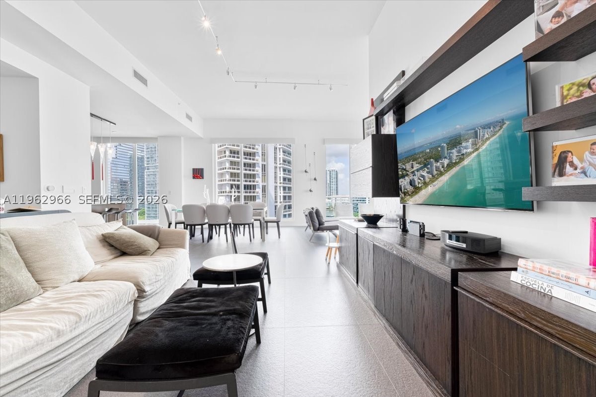 900 Brickell Key Blvd #1101, Miami FL 33131