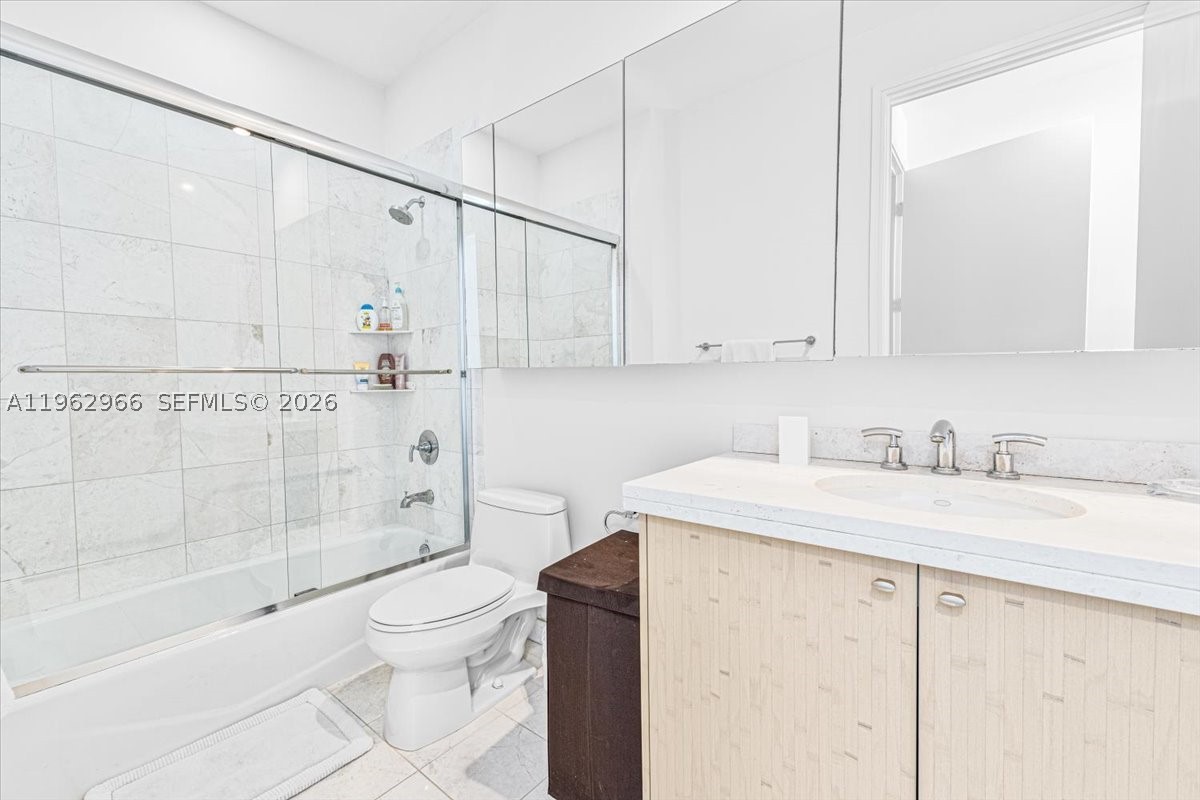 900 Brickell Key Blvd #1101, Miami FL 33131