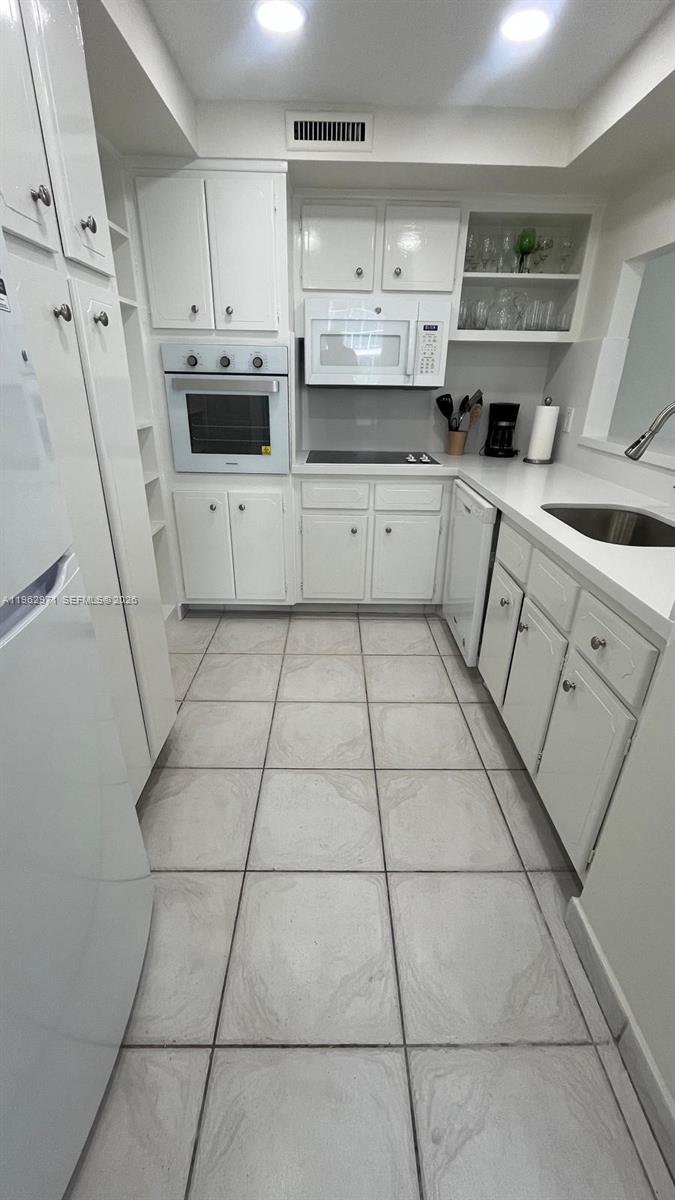 Hollywood FL 33019 - A11962971