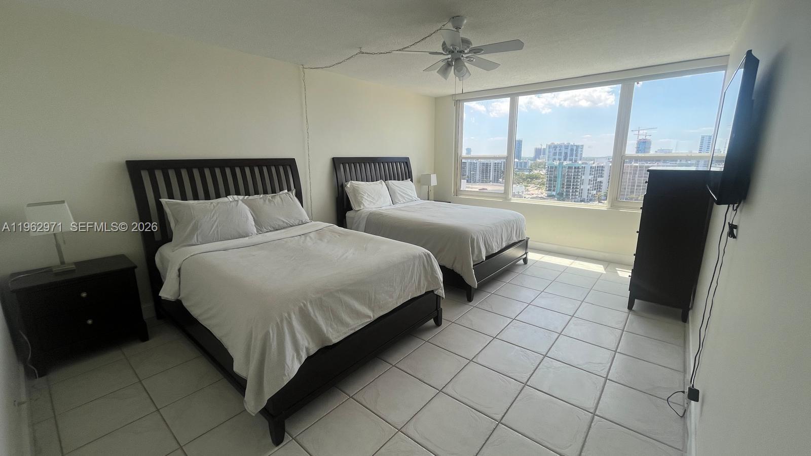 Hollywood FL 33019 - A11962971